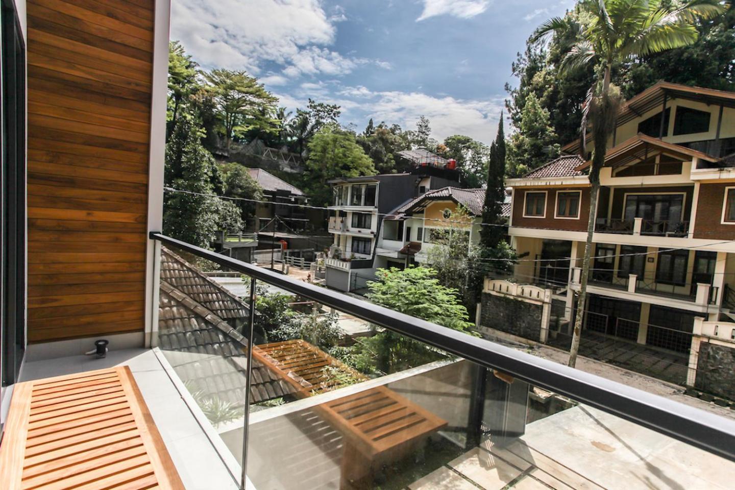 The Banyu House 3 Villa Бандунг Екстериор снимка